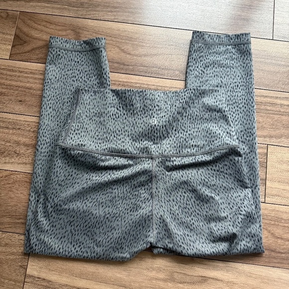 Lululemon Wunder Under Pant *Full-On Luon (Roll Down) | Dottie Dash Slate Black - Picture 5 of 6